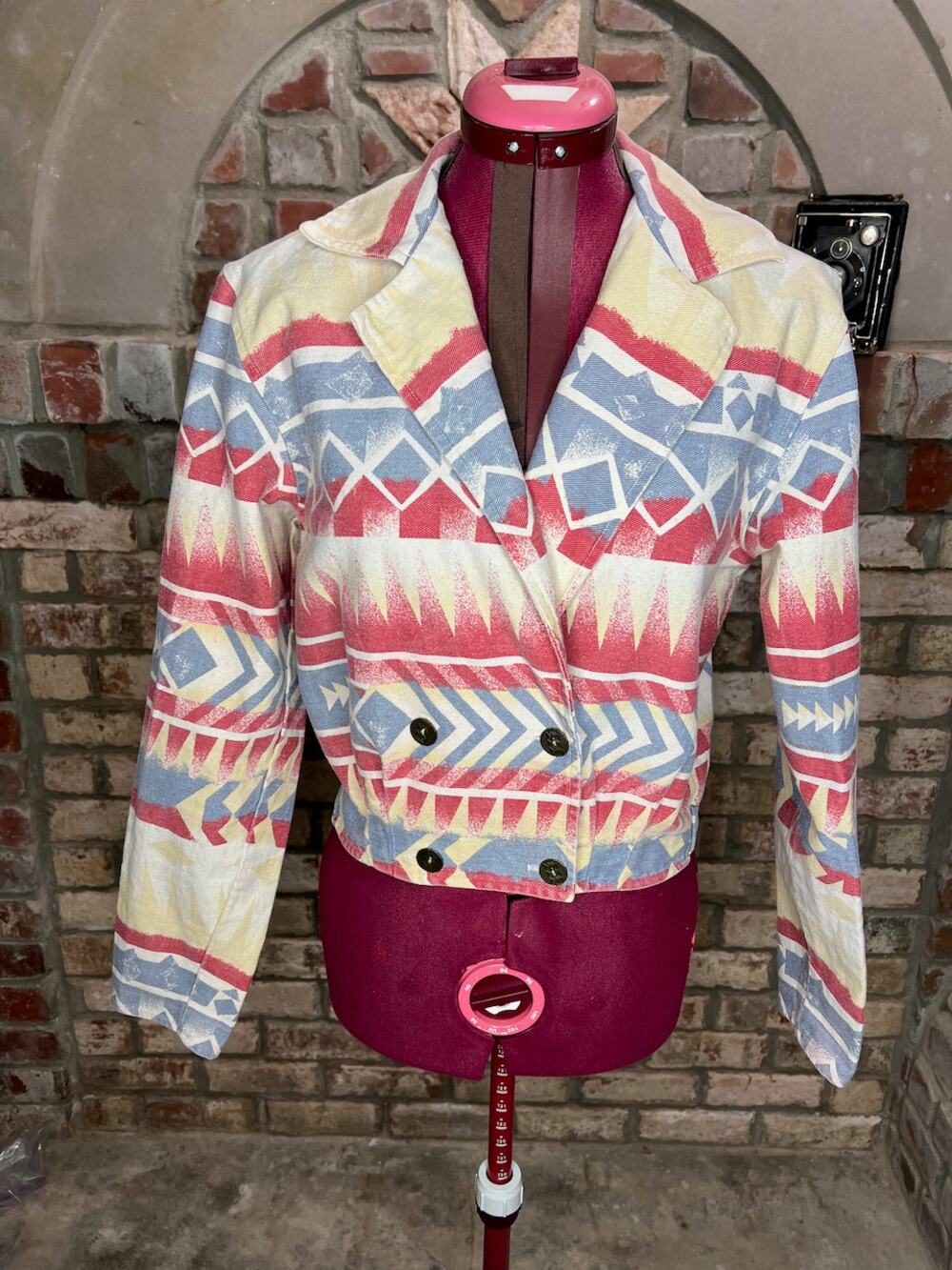 Jean Jacket Aztec print cropped Vintage 1980s red blue cream
